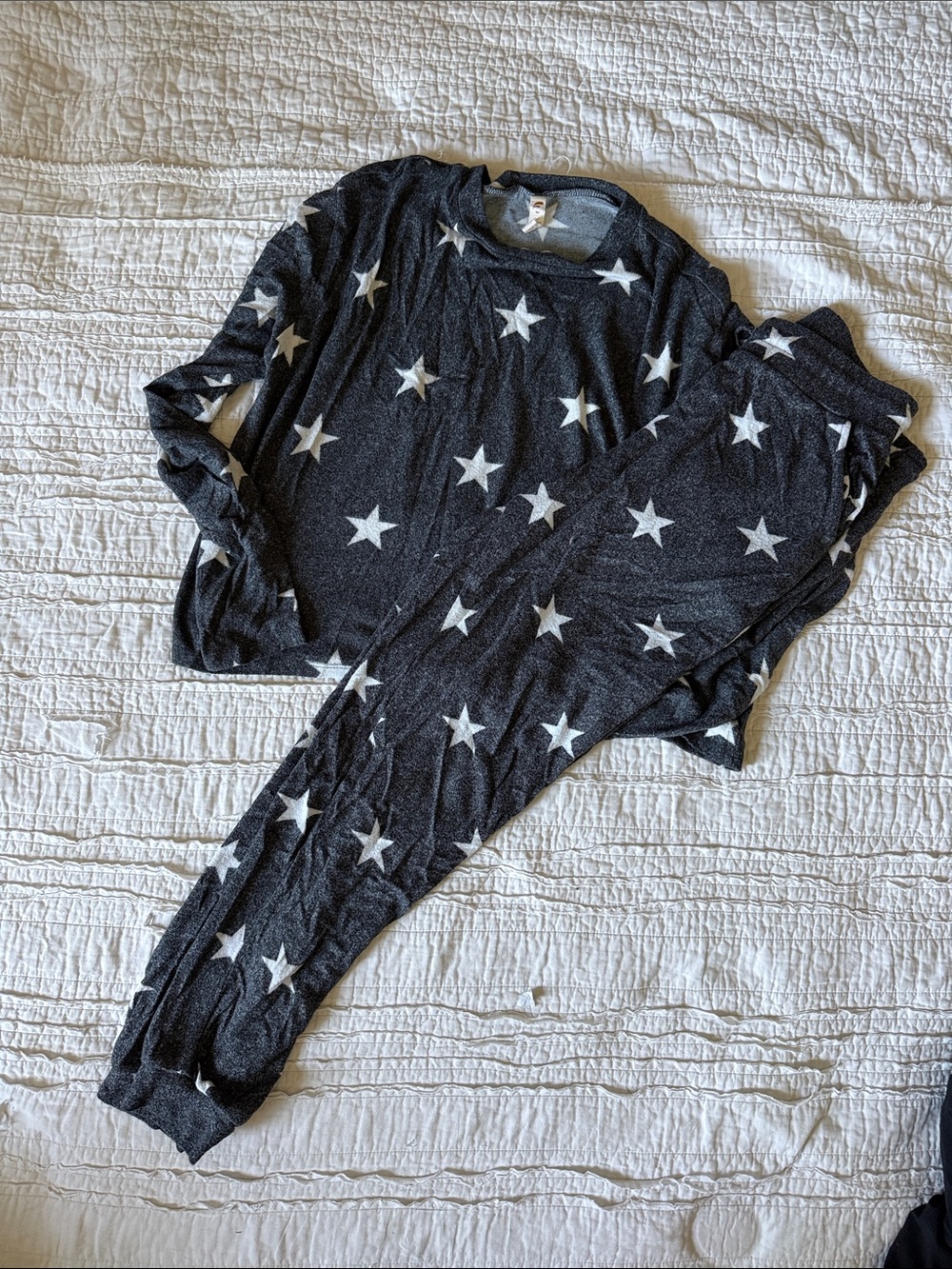 Women’s Star-Print Black Pajama Set - Cozy Lounge Top & Jogger Pants